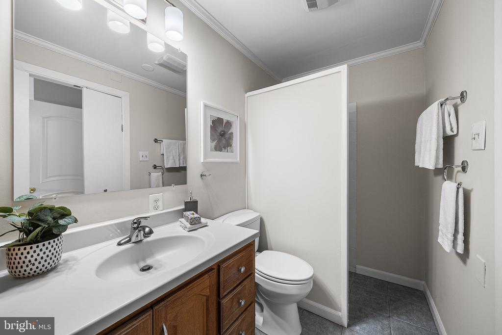 5532 MAPLEFIELD PLACE