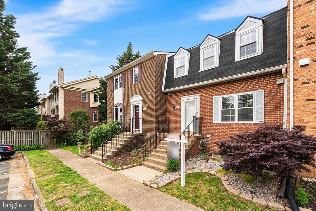 5532 MAPLEFIELD PLACE