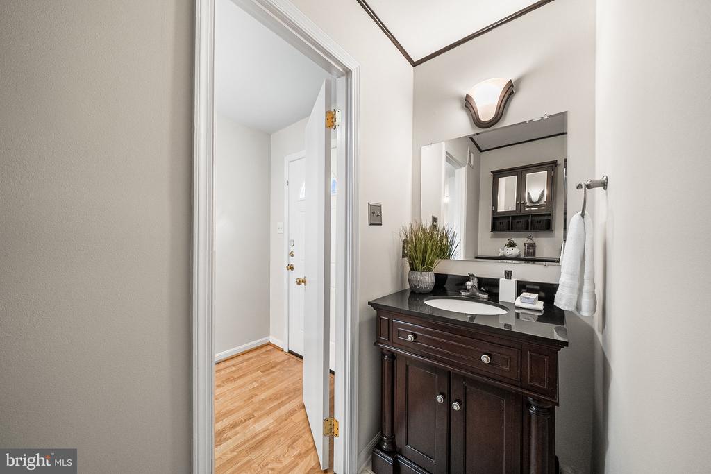 5532 MAPLEFIELD PLACE