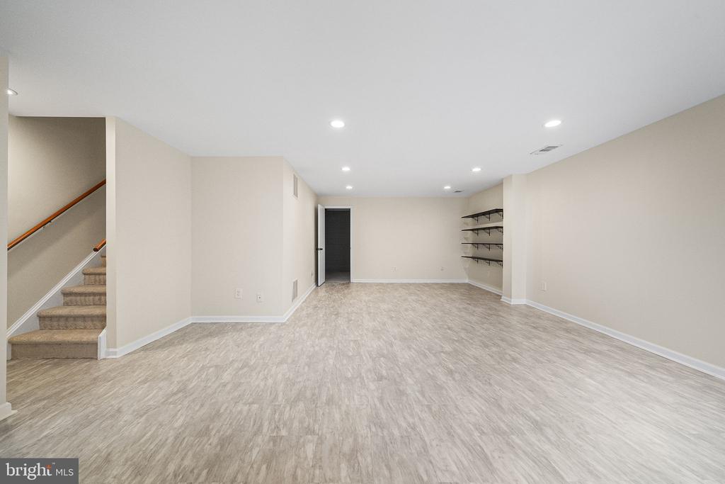 5532 MAPLEFIELD PLACE
