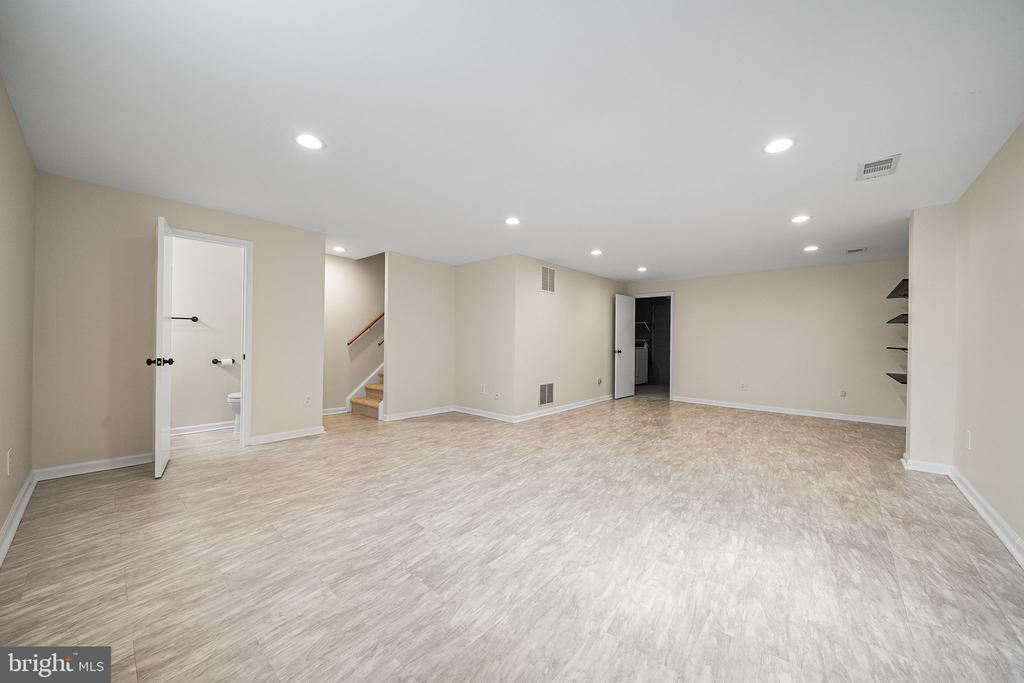 5532 MAPLEFIELD PLACE