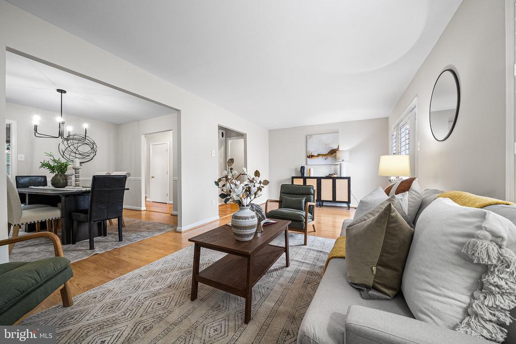 5532 MAPLEFIELD PLACE