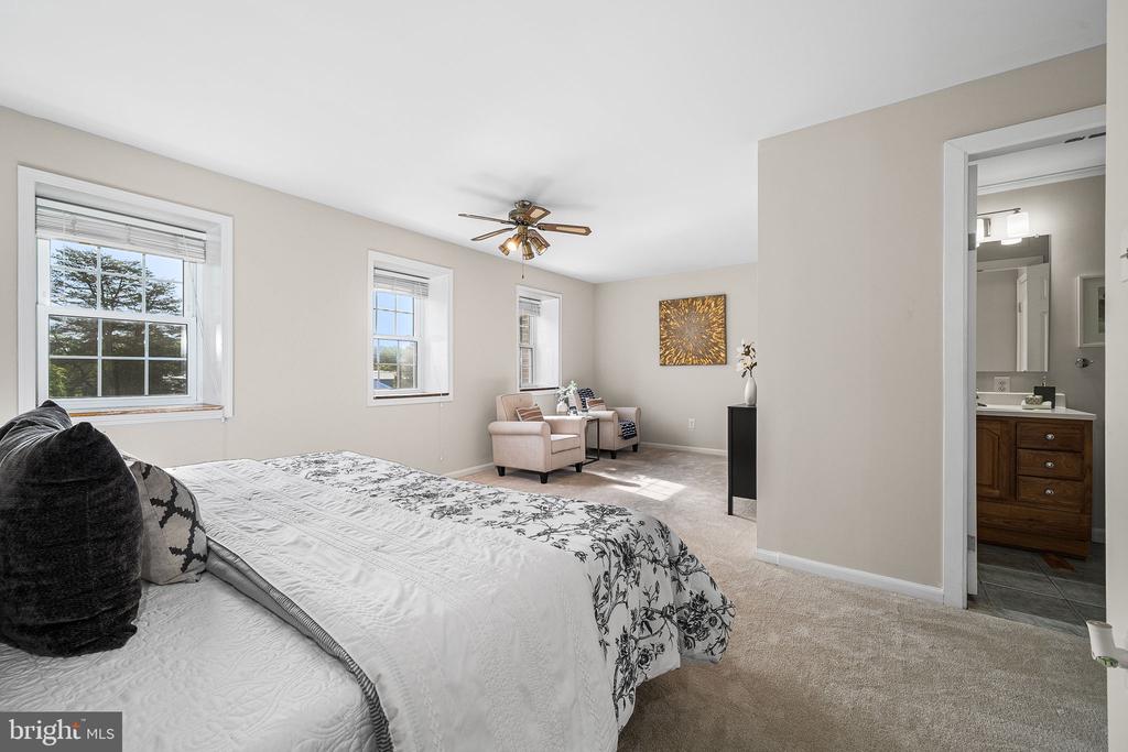 5532 MAPLEFIELD PLACE