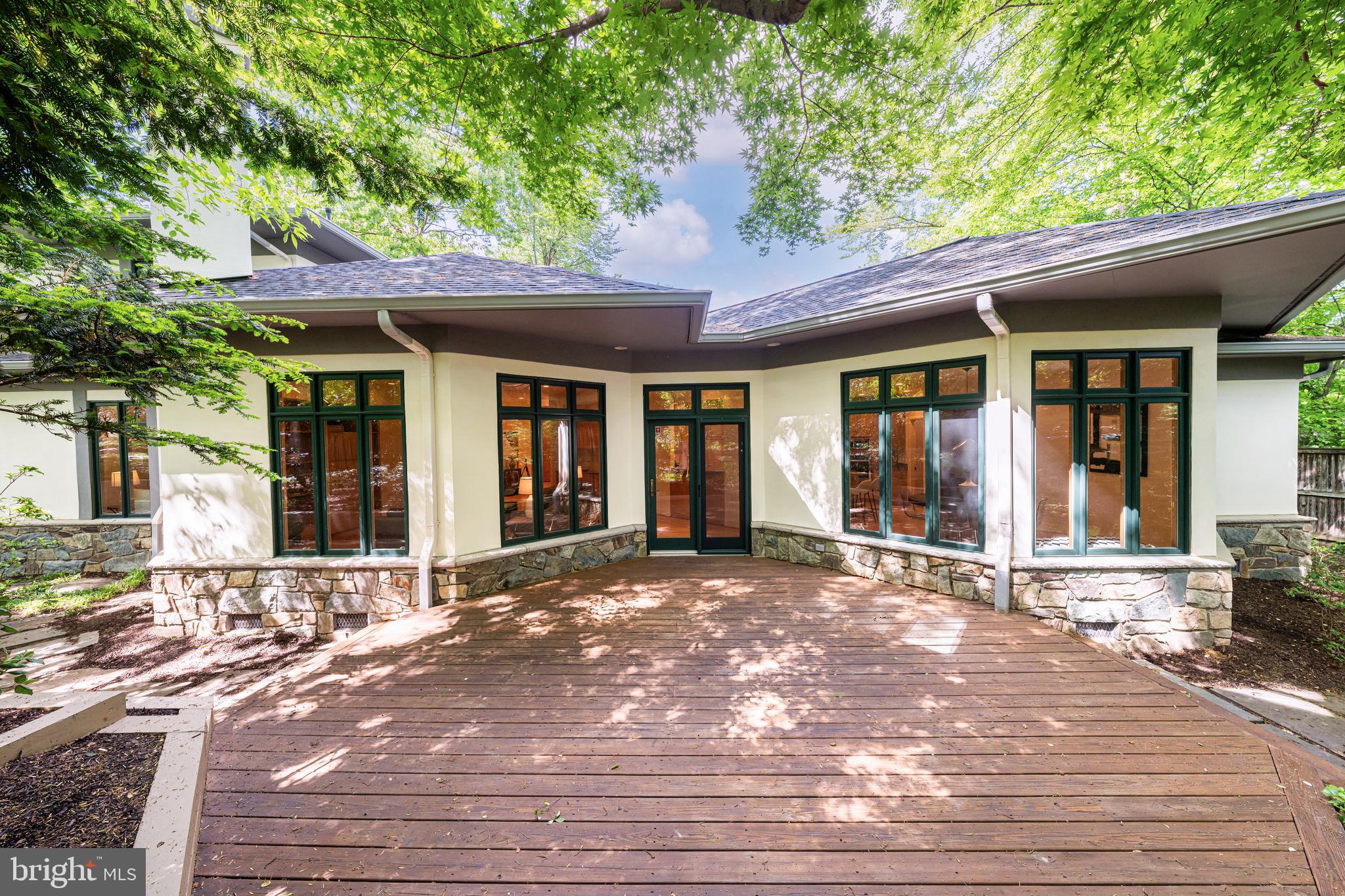 5933 WOODLEY ROAD