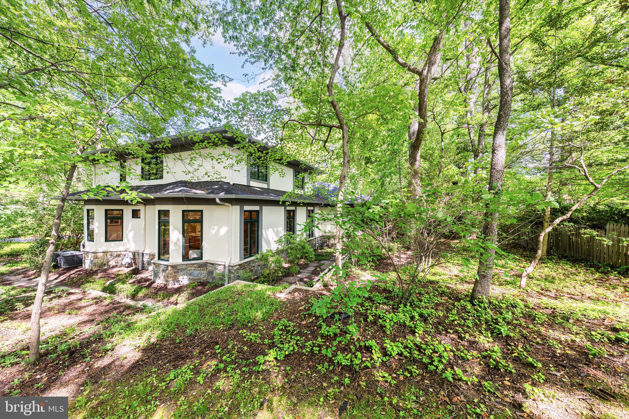 5933 WOODLEY ROAD