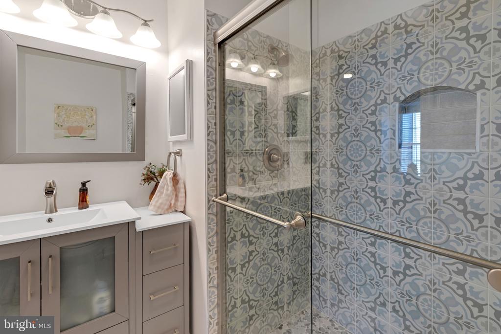 7033 SOLOMON SEAL COURT