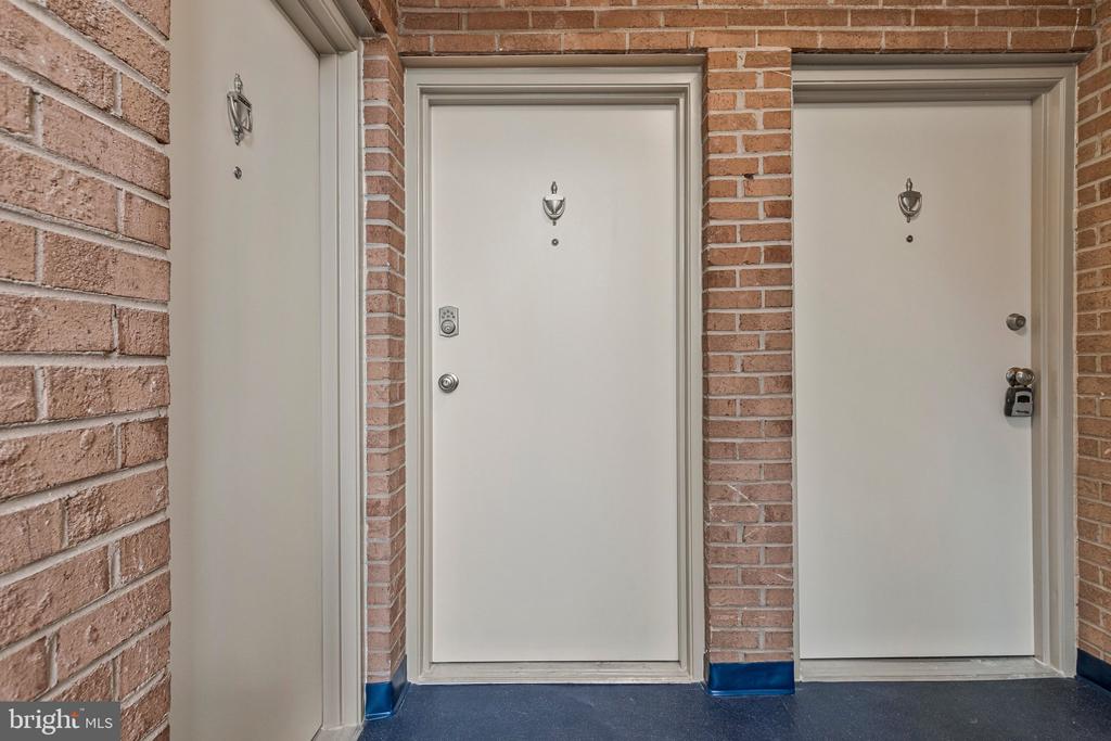 2754 HOLLYWOOD ROAD Unit: 54/102