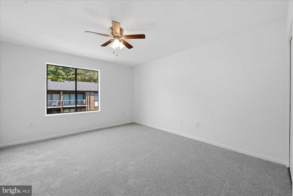 9730 KINGSBRIDGE DRIVE Unit: 303