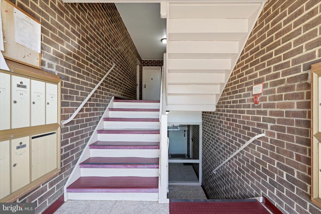 9730 KINGSBRIDGE DRIVE Unit: 303