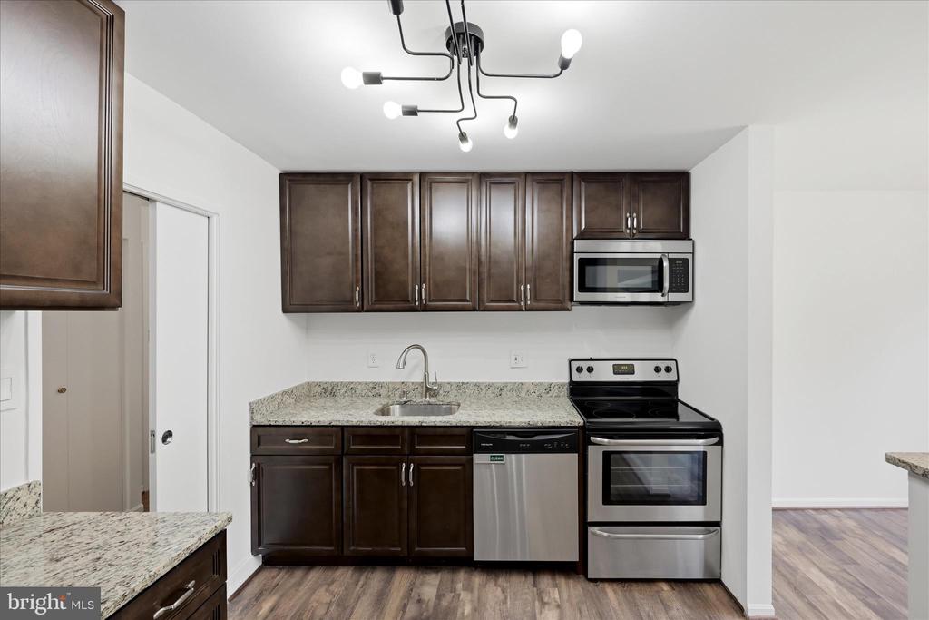 9730 KINGSBRIDGE DRIVE Unit: 303