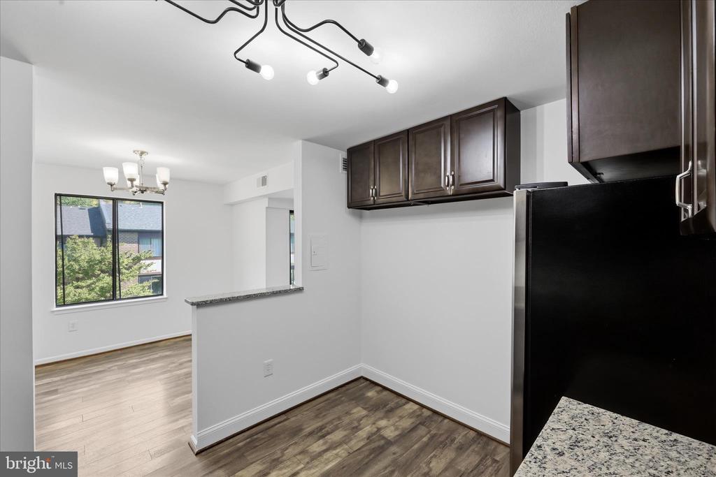 9730 KINGSBRIDGE DRIVE Unit: 303