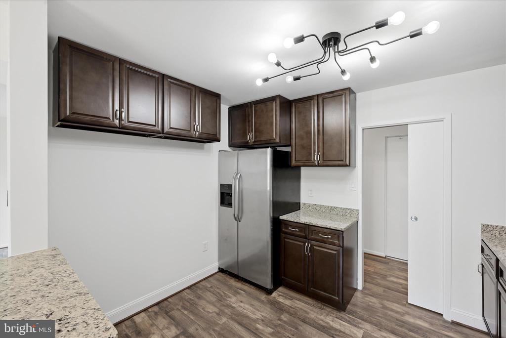 9730 KINGSBRIDGE DRIVE Unit: 303