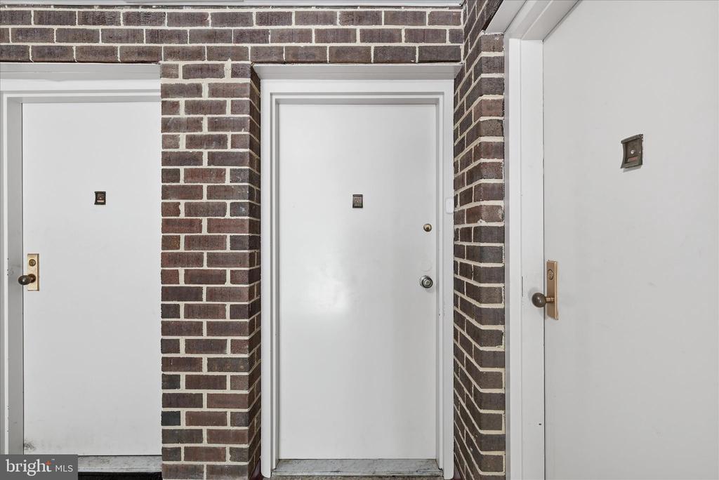9730 KINGSBRIDGE DRIVE Unit: 303