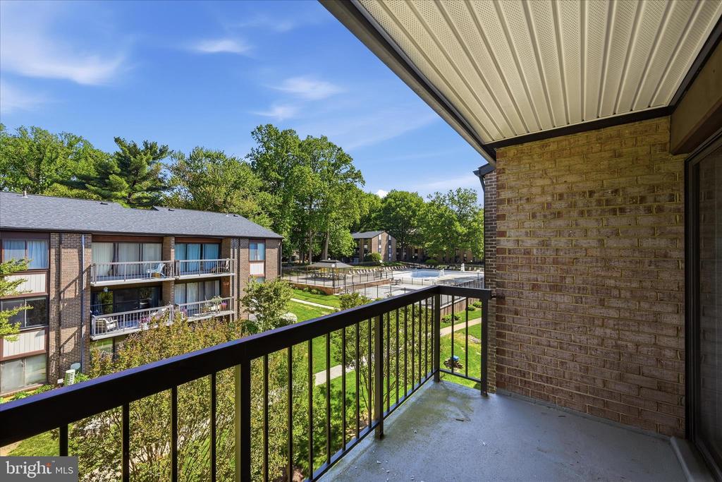 9730 KINGSBRIDGE DRIVE Unit: 303