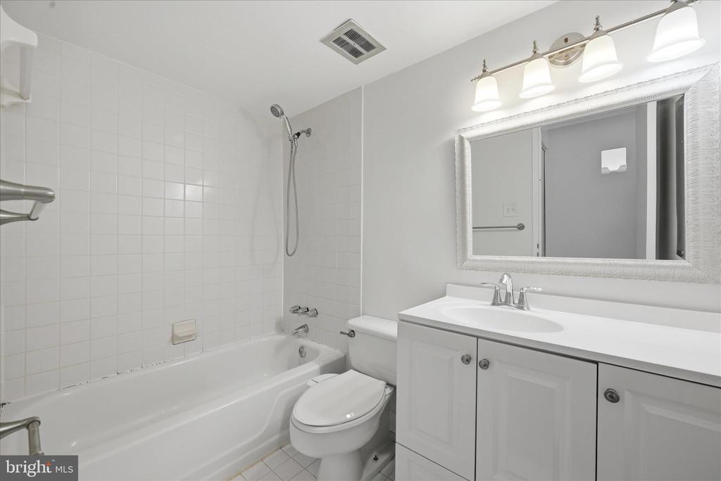 9730 KINGSBRIDGE DRIVE Unit: 303