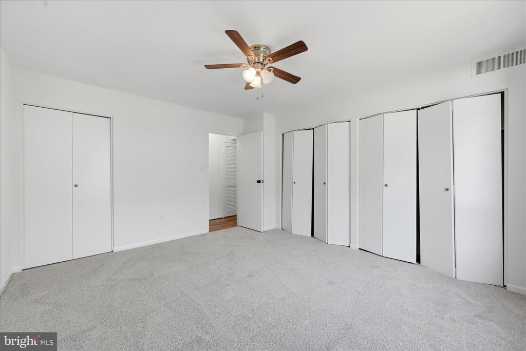 9730 KINGSBRIDGE DRIVE Unit: 303