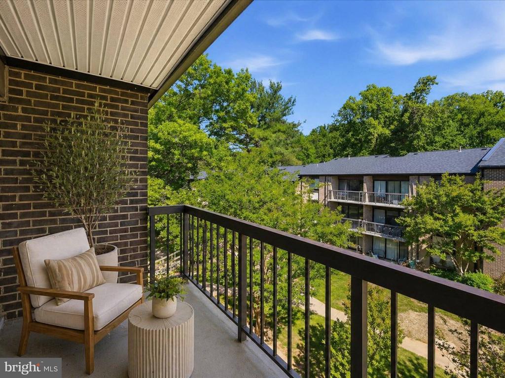 9730 KINGSBRIDGE DRIVE Unit: 303