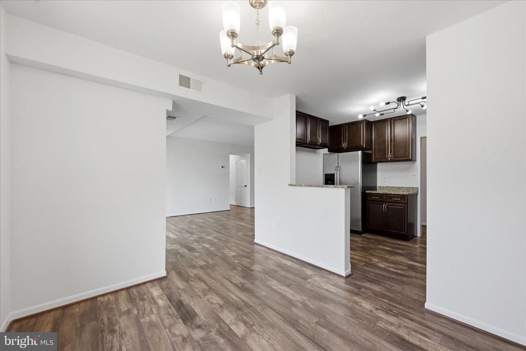 9730 KINGSBRIDGE DRIVE Unit: 303