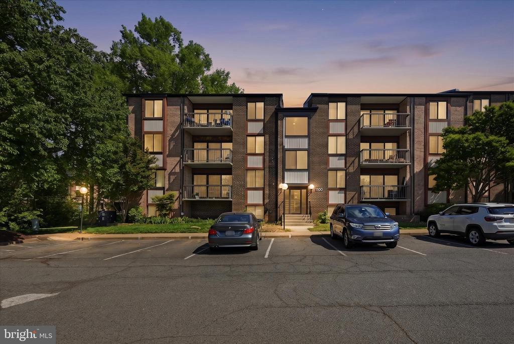 9730 KINGSBRIDGE DRIVE Unit: 303