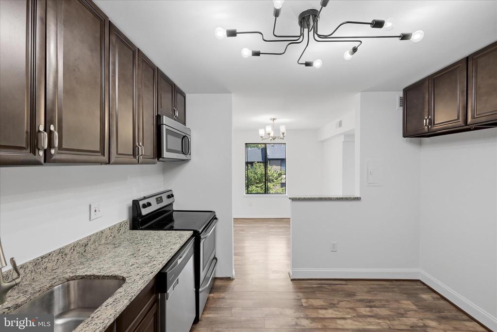 9730 KINGSBRIDGE DRIVE Unit: 303