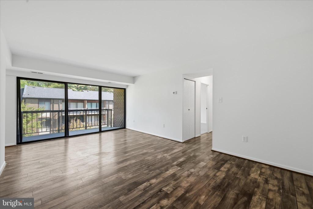 9730 KINGSBRIDGE DRIVE Unit: 303