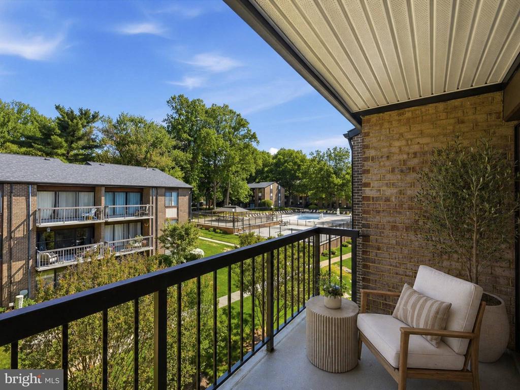 9730 KINGSBRIDGE DRIVE Unit: 303