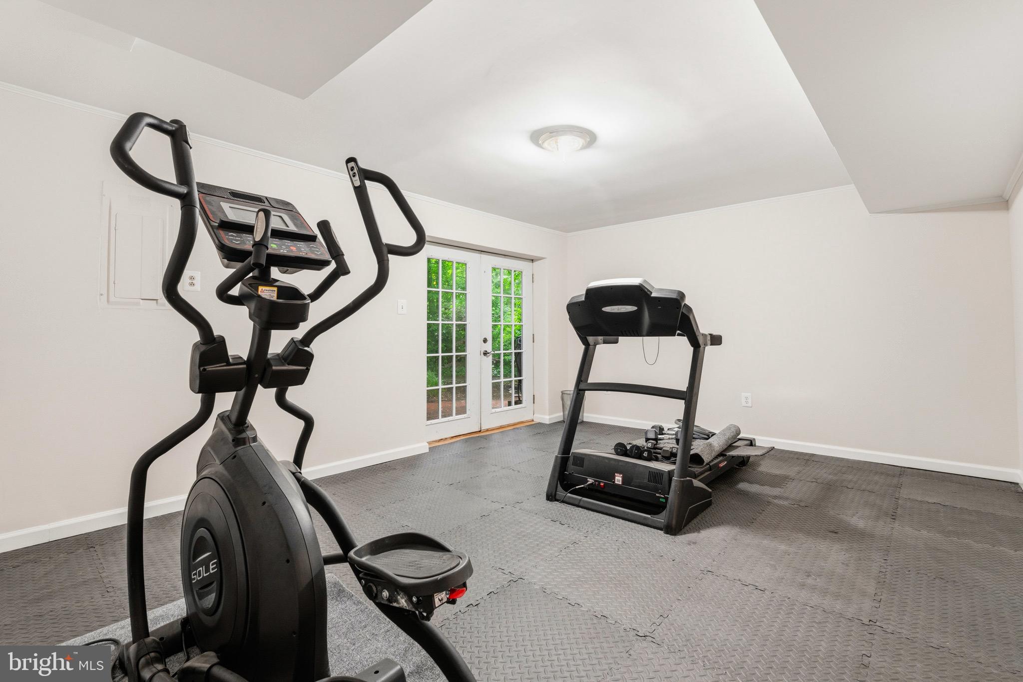 5839 NEW ENGLAND WOODS DRIVE