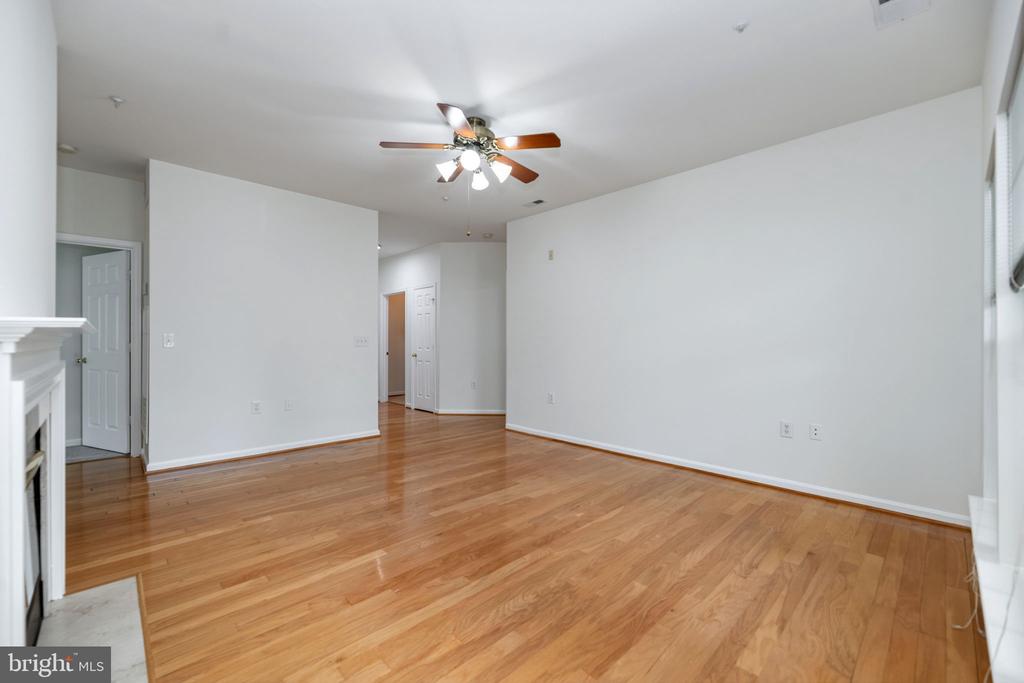 4129 FOUNTAINSIDE LANE 104