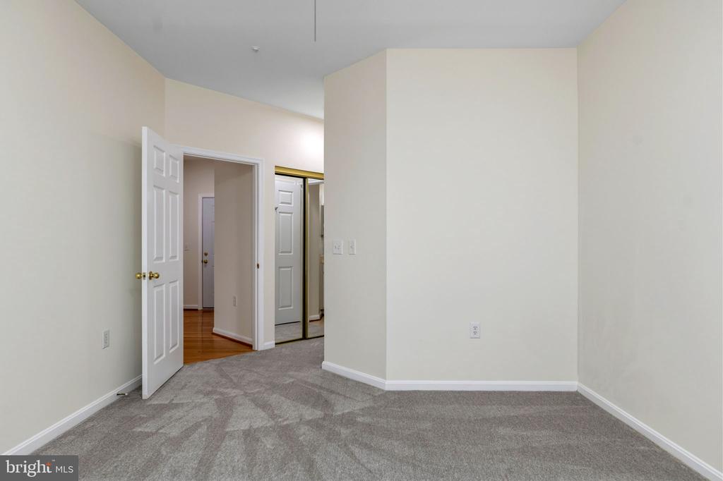 4129 FOUNTAINSIDE LANE 104