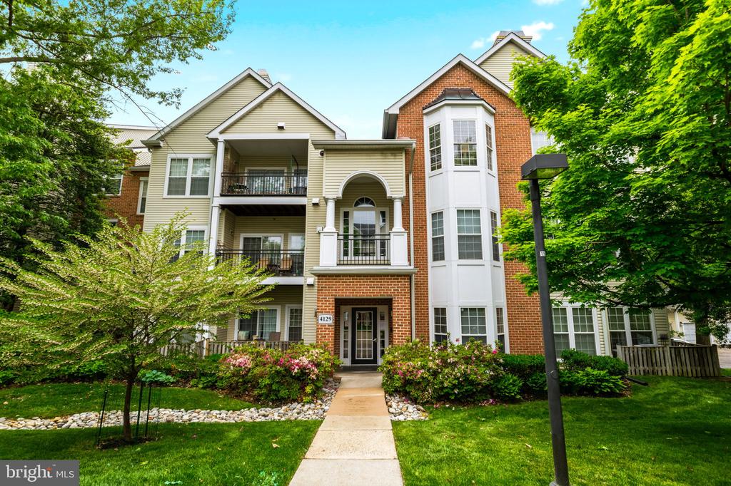 4129 FOUNTAINSIDE LANE 104