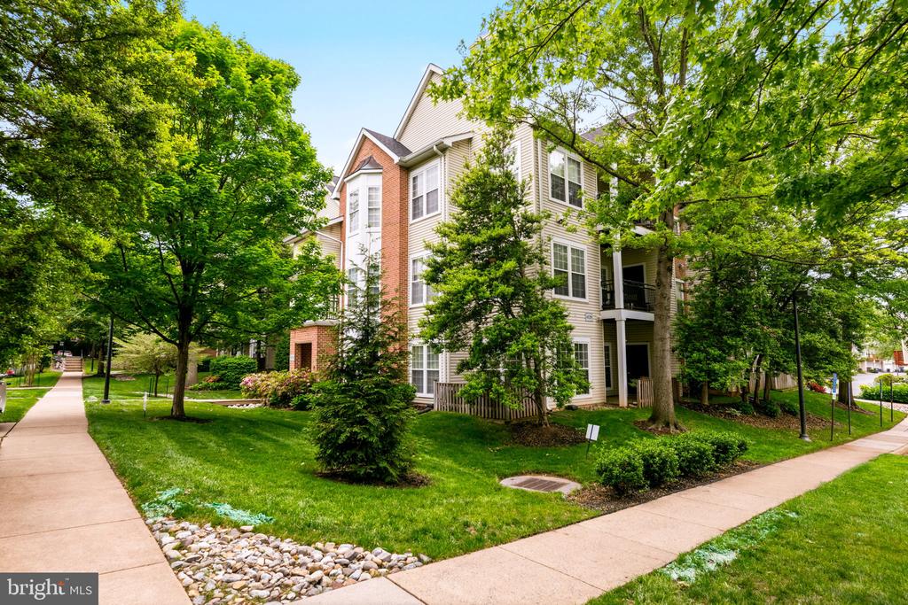 4129 FOUNTAINSIDE LANE 104