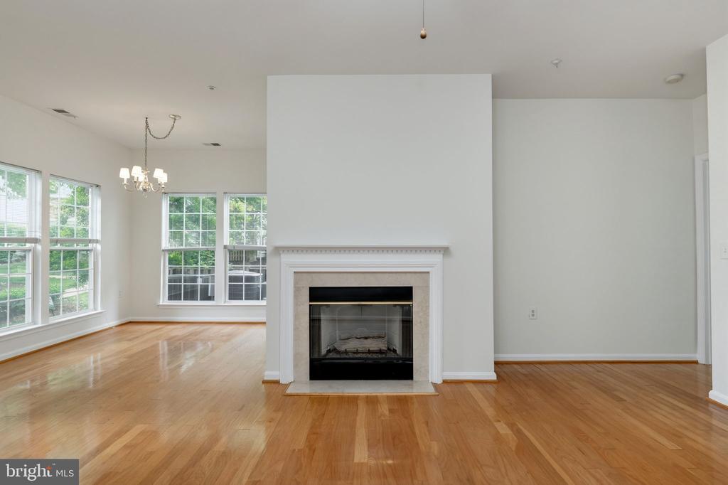 4129 FOUNTAINSIDE LANE 104