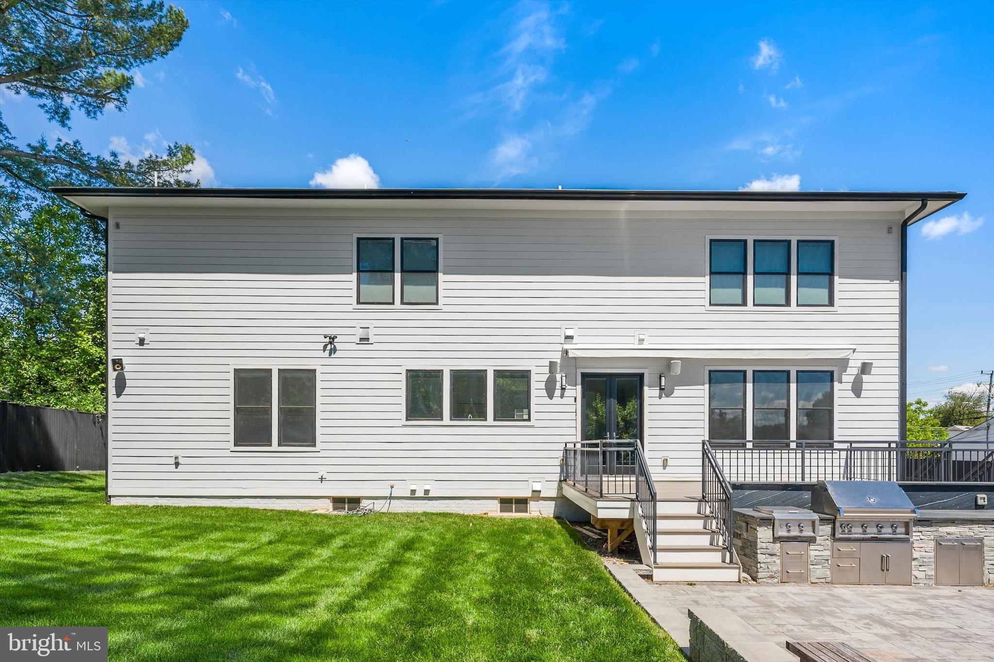 6813 DEAN DRIVE