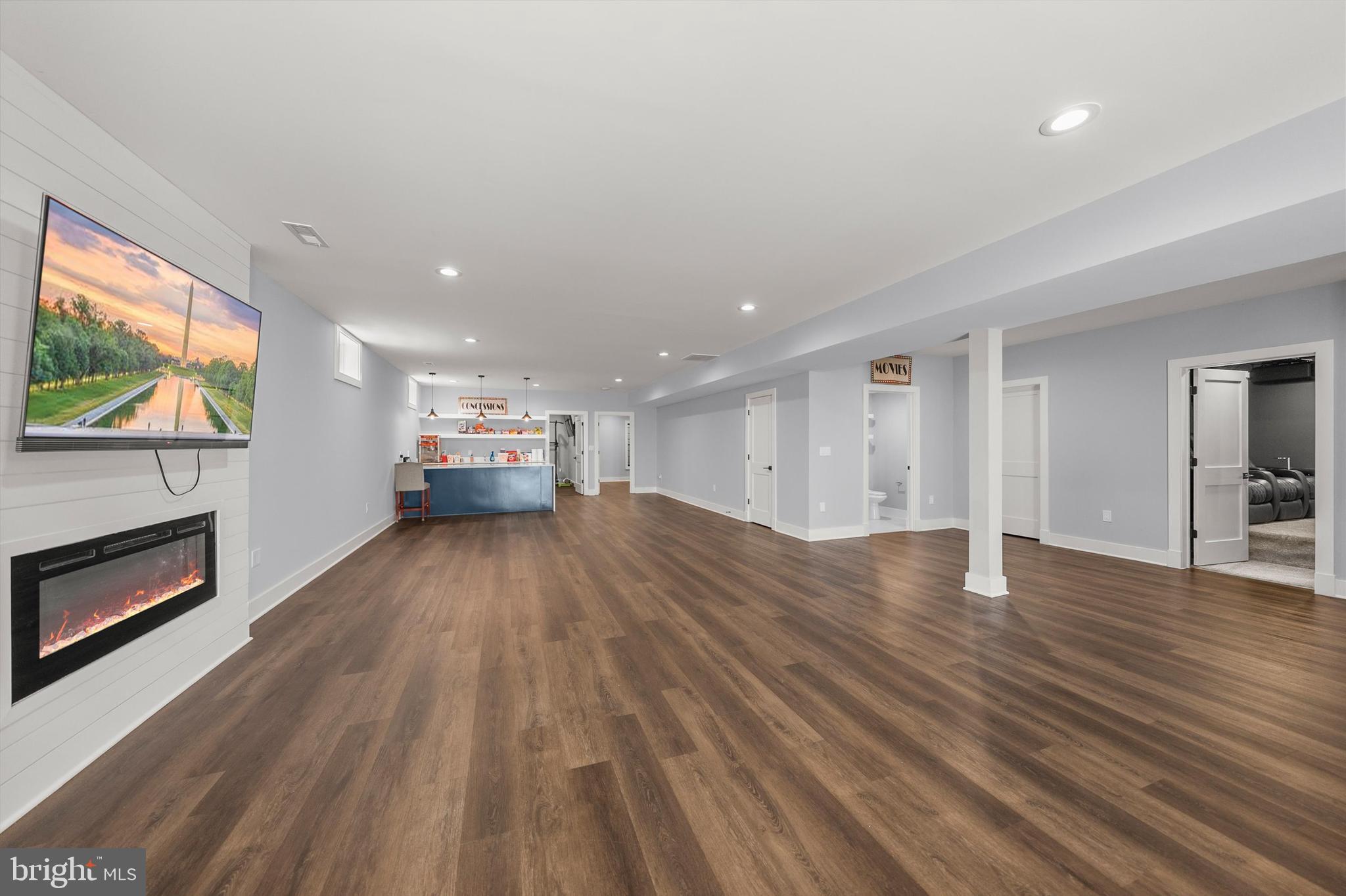 6813 DEAN DRIVE