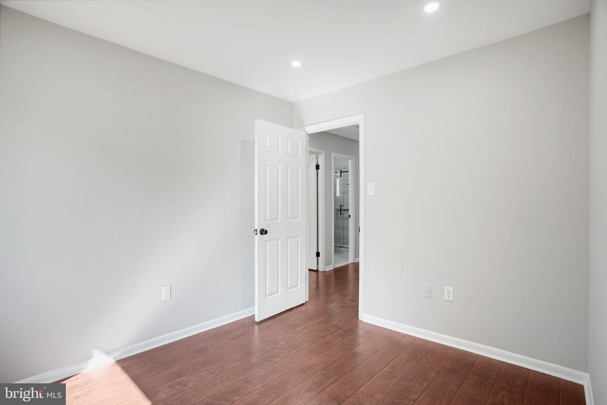 5693 SUMMER OAK WAY