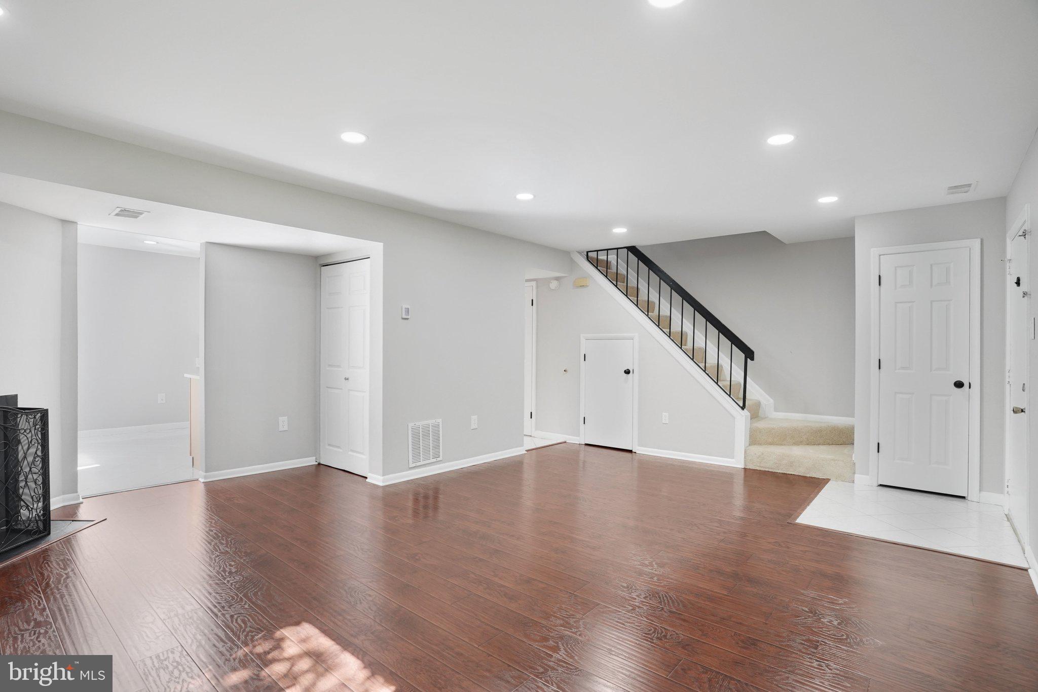 5693 SUMMER OAK WAY