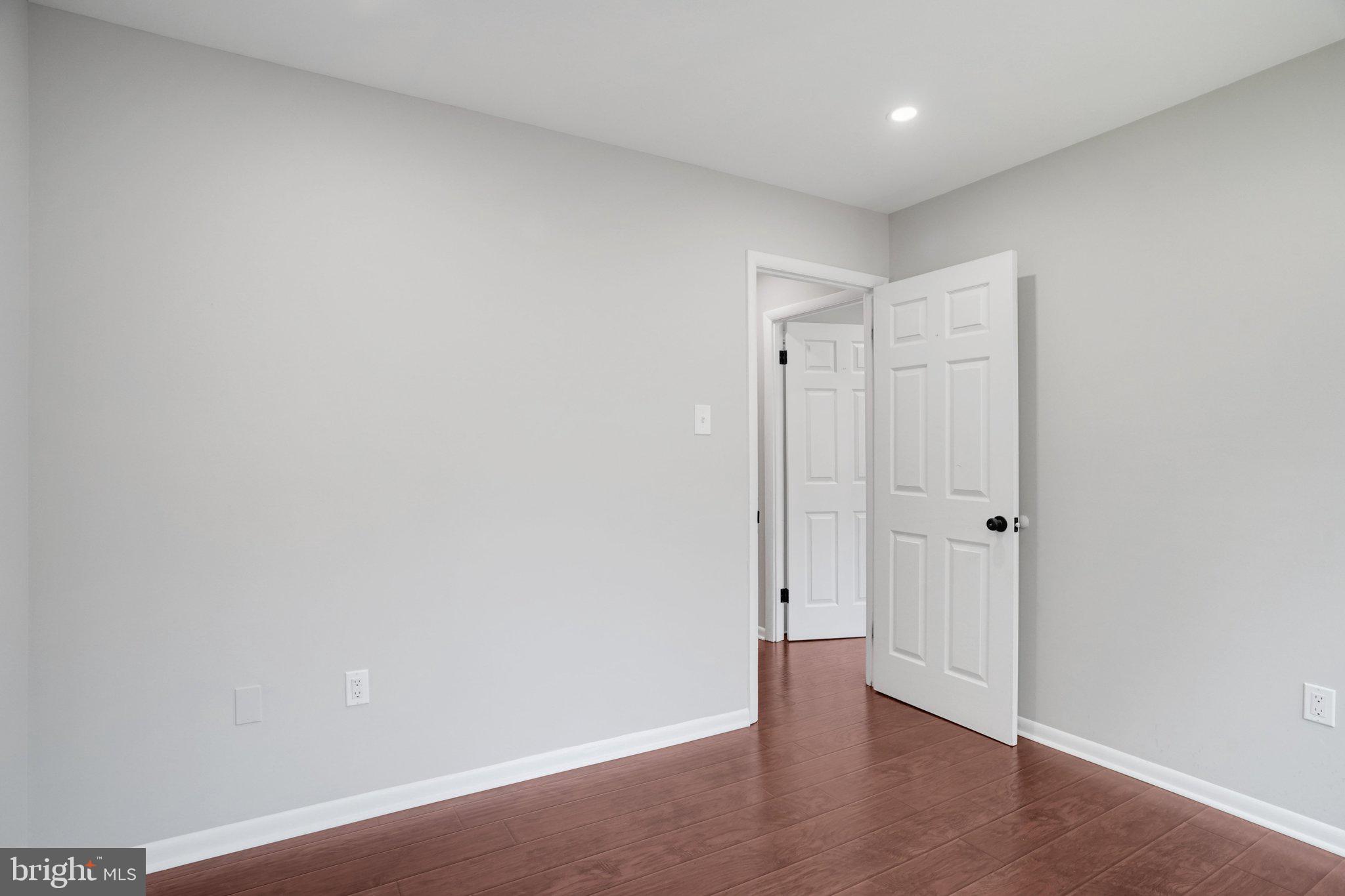 5693 SUMMER OAK WAY