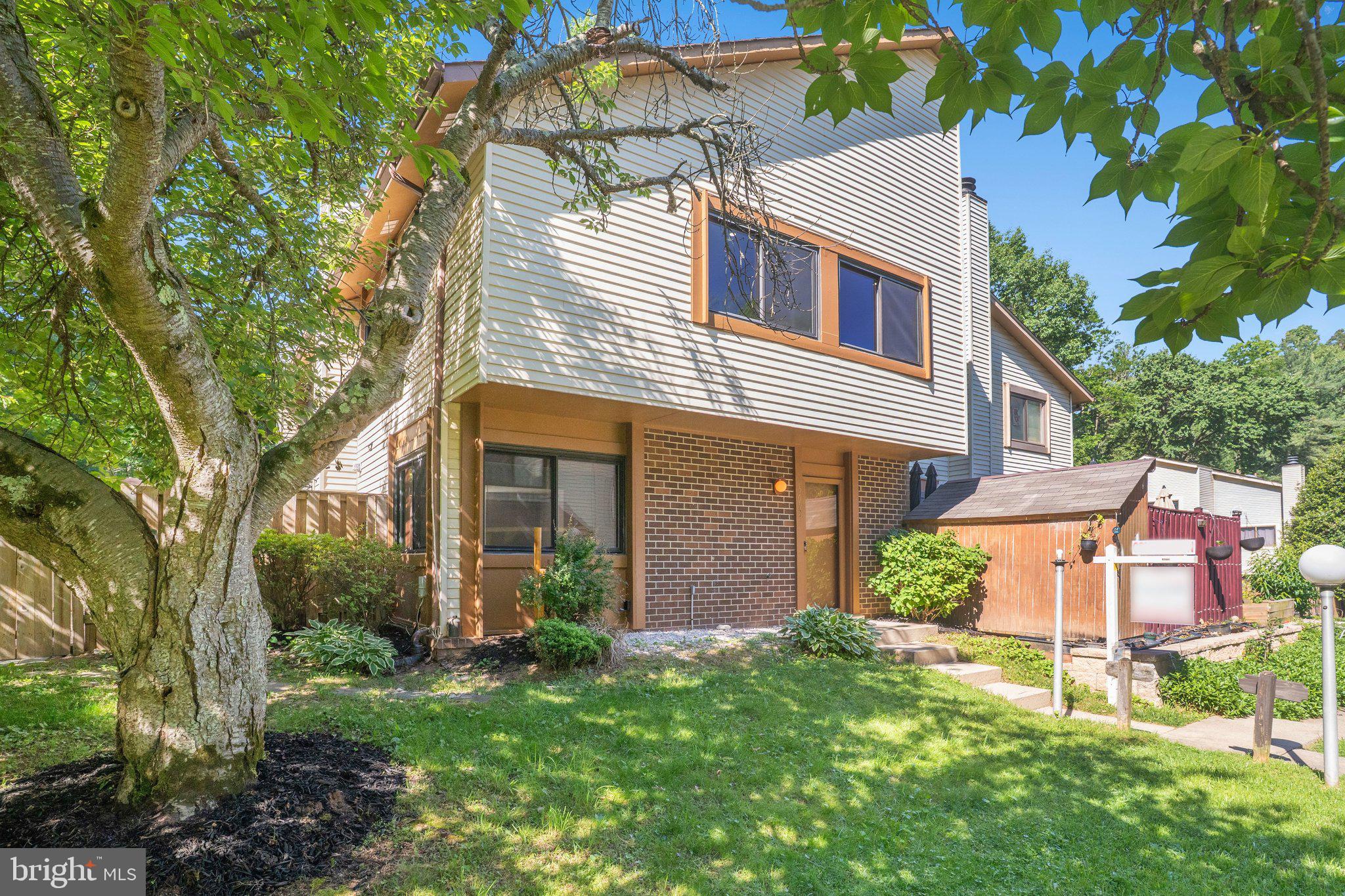 5693 SUMMER OAK WAY