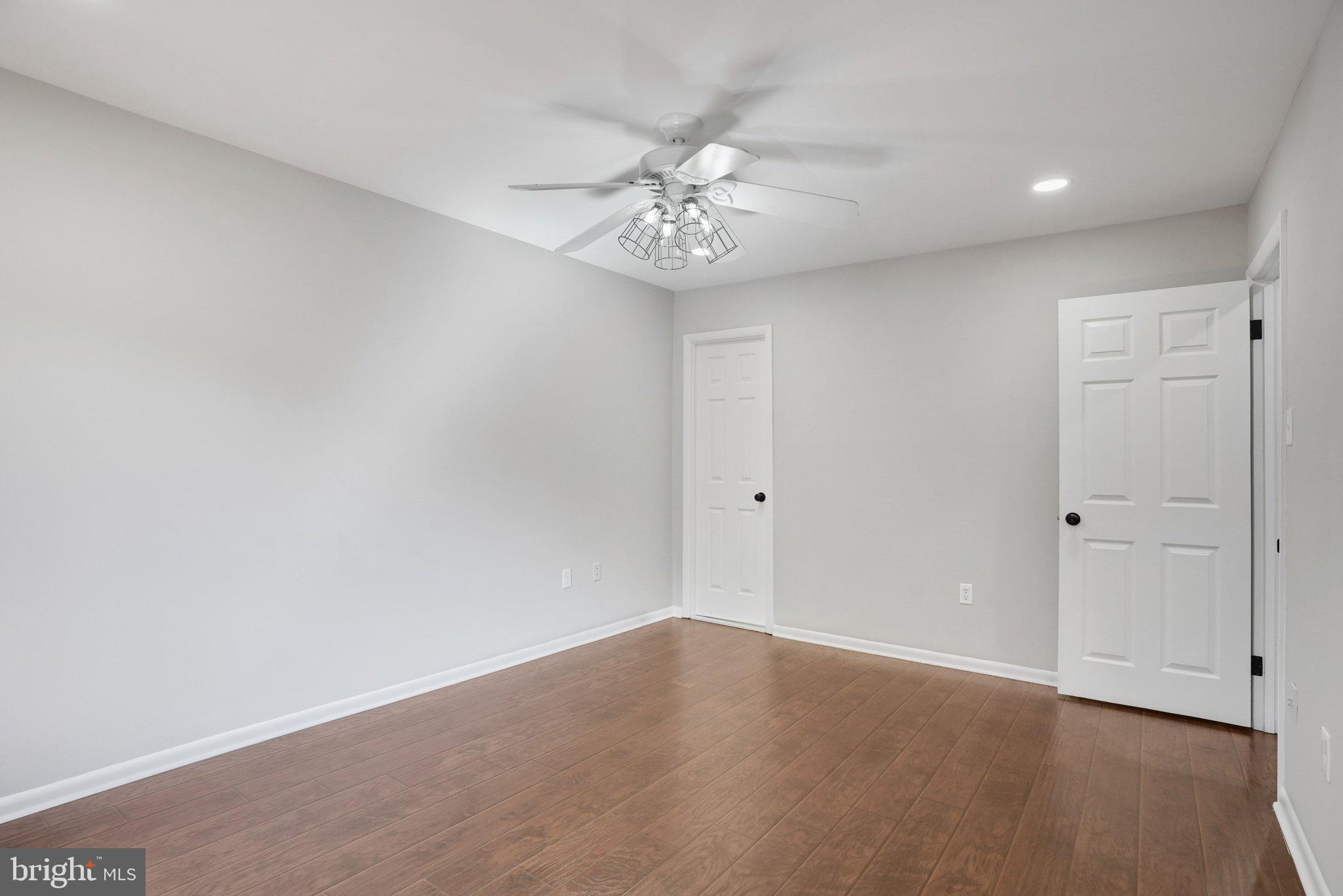 5693 SUMMER OAK WAY