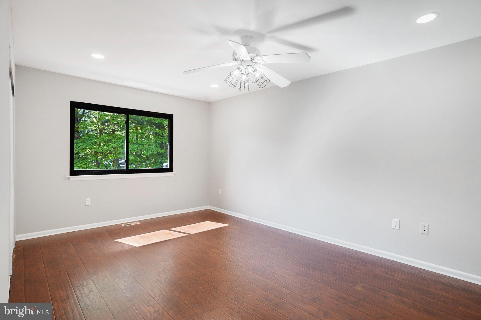 5693 SUMMER OAK WAY