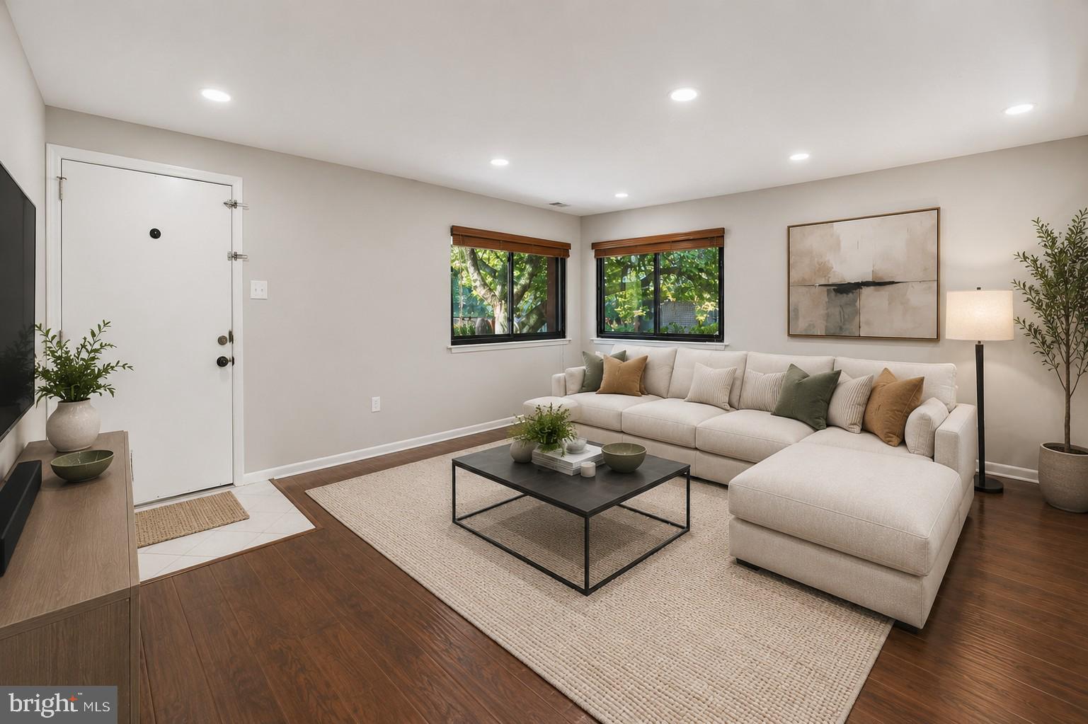 5693 SUMMER OAK WAY