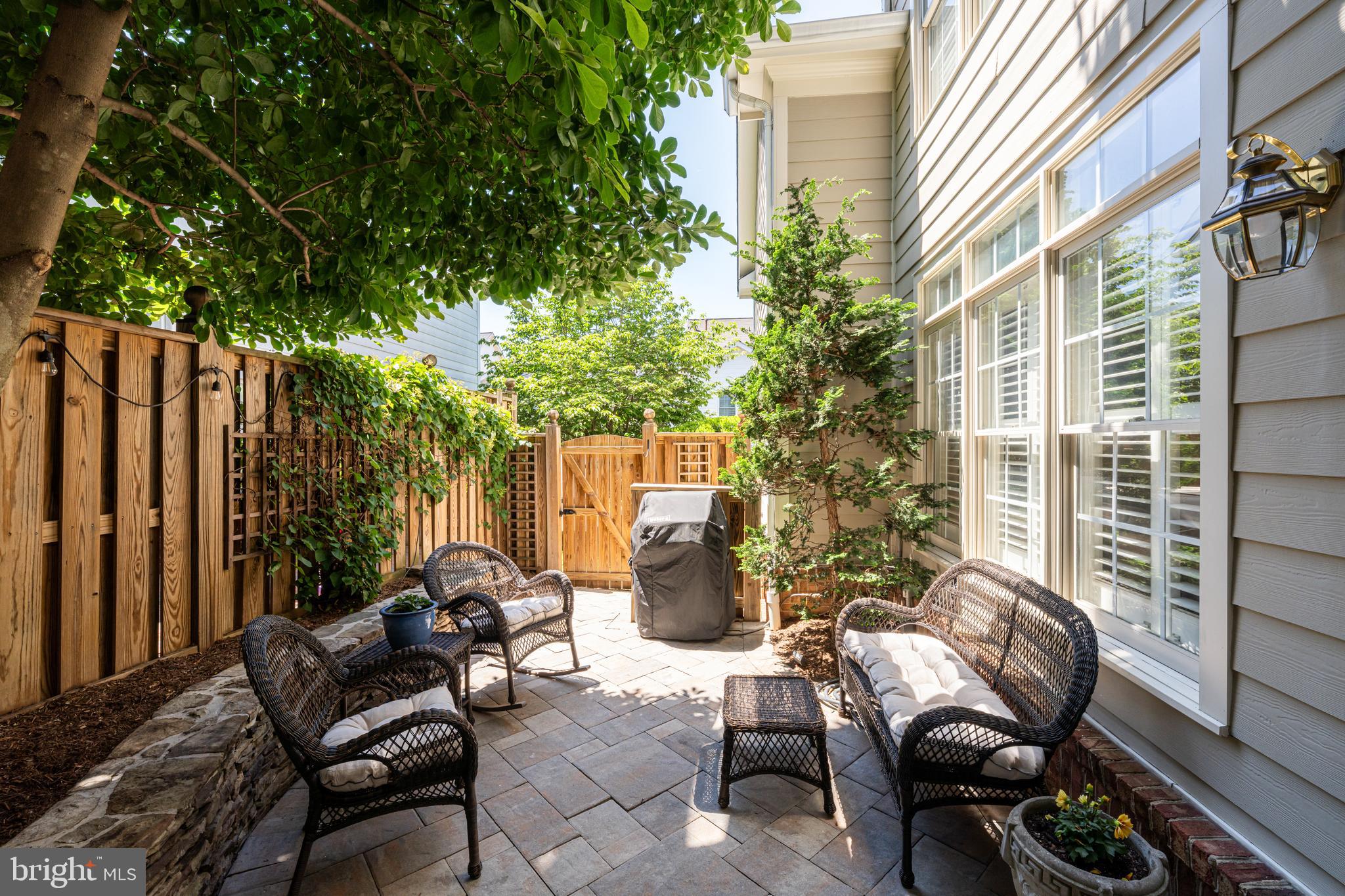 1408 INGLESIDE AVENUE