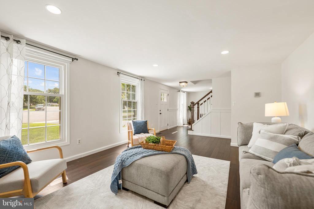 8044 WINDING WAY COURT