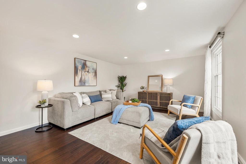 8044 WINDING WAY COURT