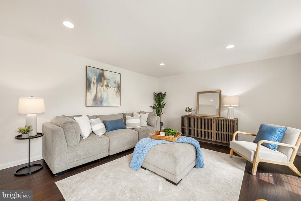8044 WINDING WAY COURT