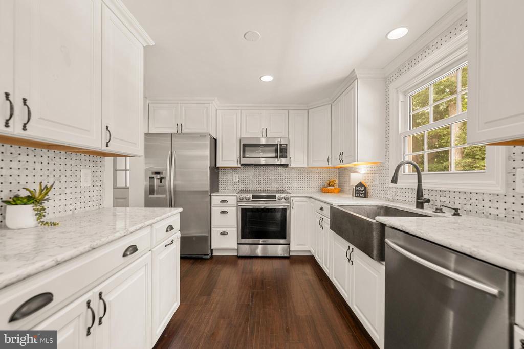 8044 WINDING WAY COURT