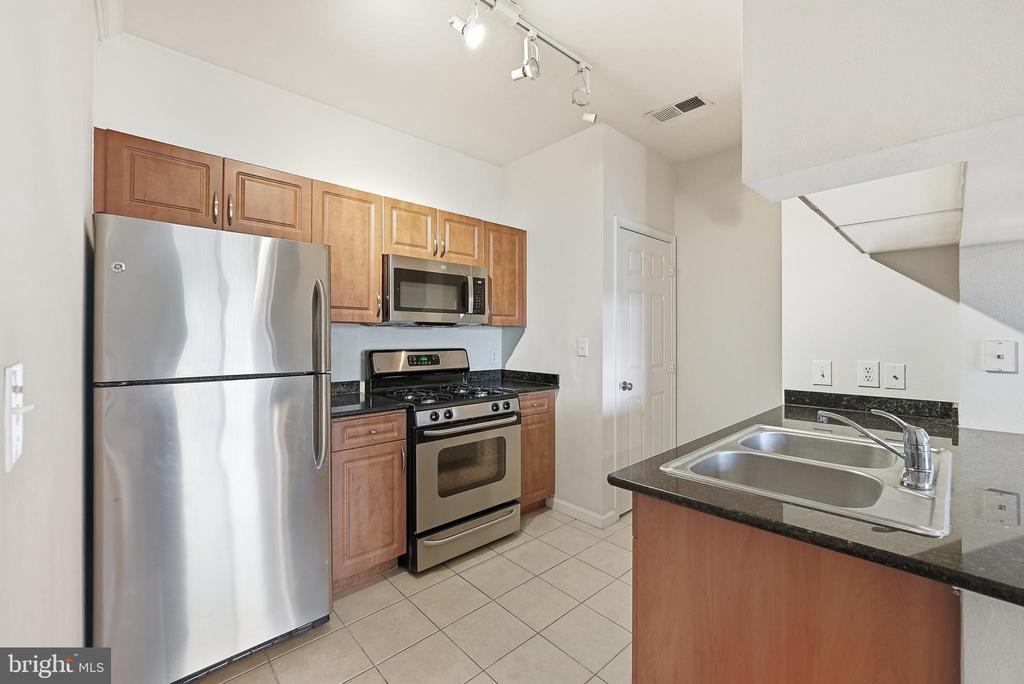 12929 CENTRE PARK CIRCLE Unit: 215