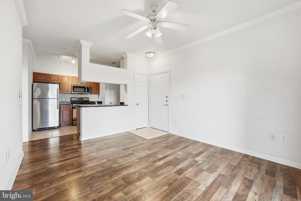 12929 CENTRE PARK CIRCLE Unit: 215