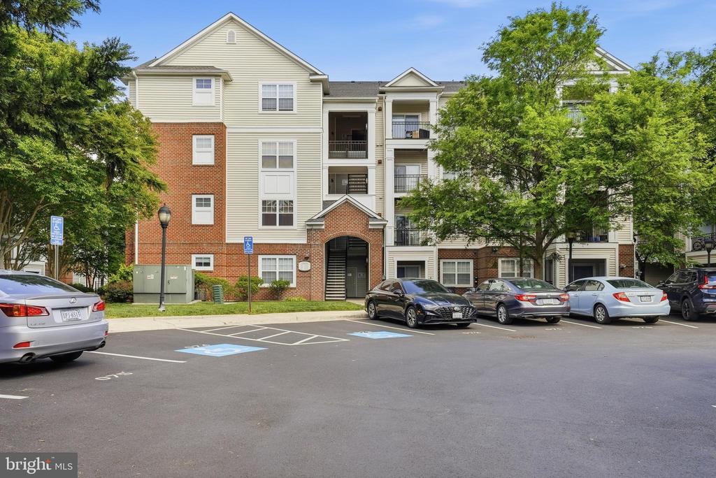 12929 CENTRE PARK CIRCLE Unit: 215