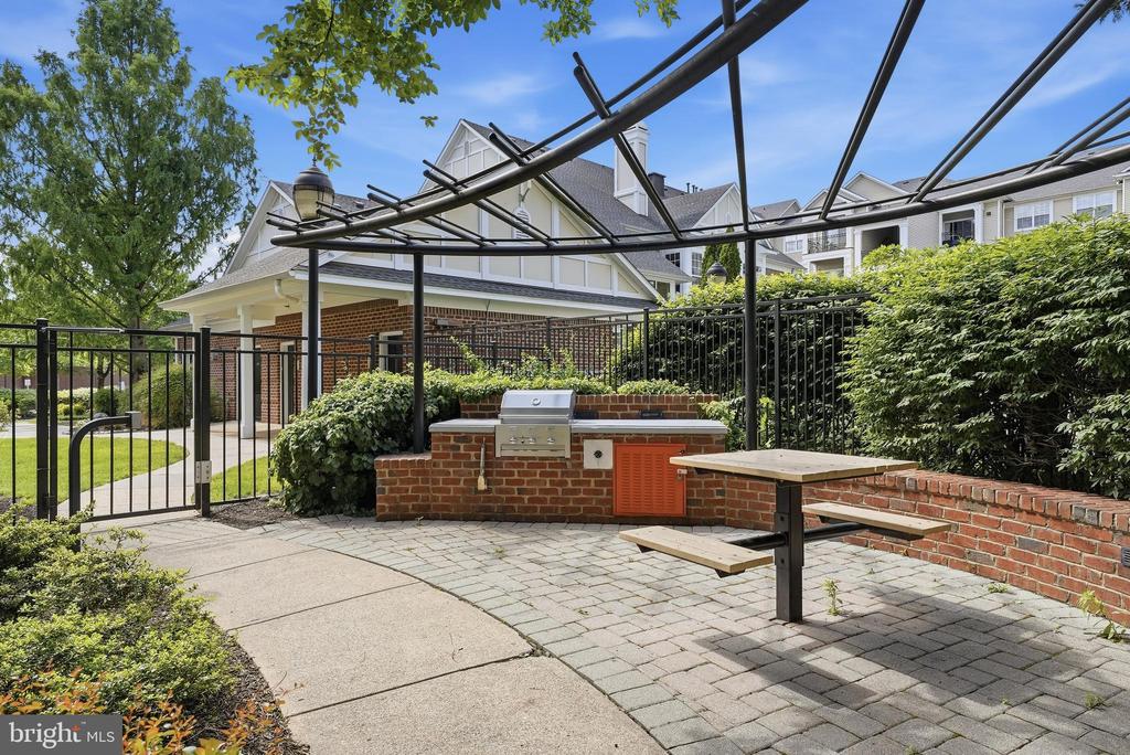 12929 CENTRE PARK CIRCLE Unit: 215